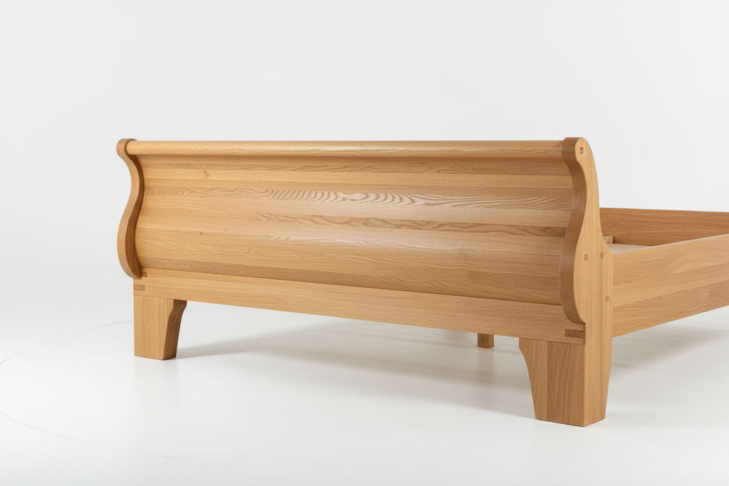 Footboard curved detail